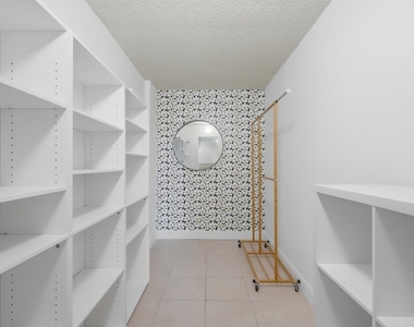 108 Royal Park Drive - Photo Thumbnail 7