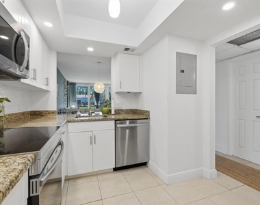 108 Royal Park Drive - Photo Thumbnail 3