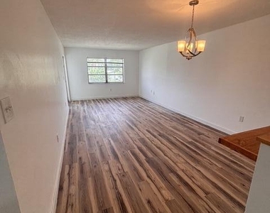 6503 Winfield Boulevard - Photo Thumbnail 2