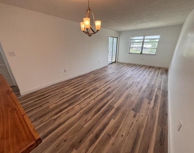 6503 Winfield Boulevard - Photo Thumbnail 7