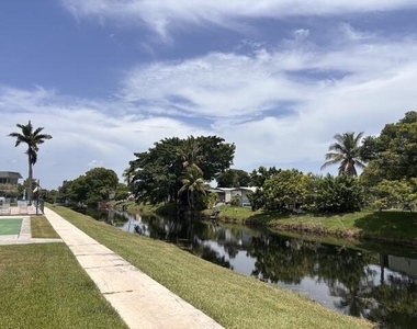6503 Winfield Boulevard - Photo Thumbnail 19