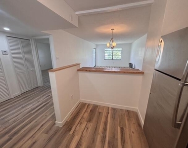 6503 Winfield Boulevard - Photo Thumbnail 4