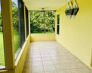 16611 68th Street N - Photo Thumbnail 33