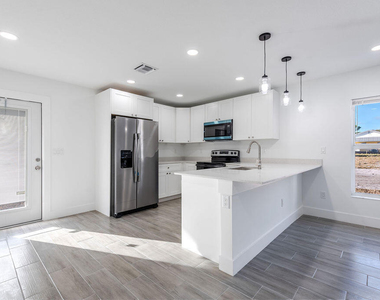 4959 Se Primrose Way - Photo Thumbnail 3