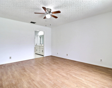 9401 Aegean Drive - Photo Thumbnail 15
