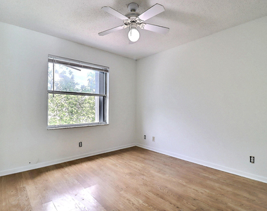 9401 Aegean Drive - Photo Thumbnail 18