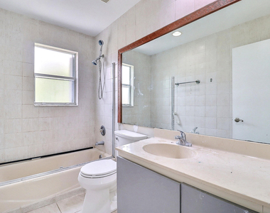9401 Aegean Drive - Photo Thumbnail 20