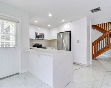 9401 Aegean Drive - Photo Thumbnail 5
