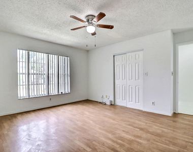 9401 Aegean Drive - Photo Thumbnail 14
