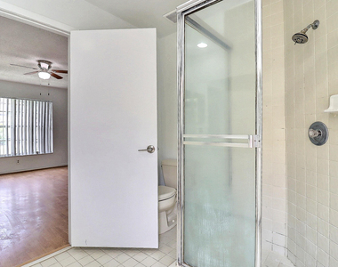 9401 Aegean Drive - Photo Thumbnail 17