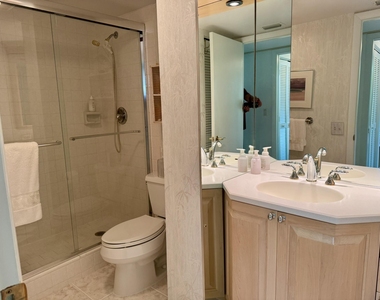 799 Jeffery Street - Photo Thumbnail 23