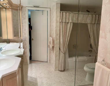 799 Jeffery Street - Photo Thumbnail 17
