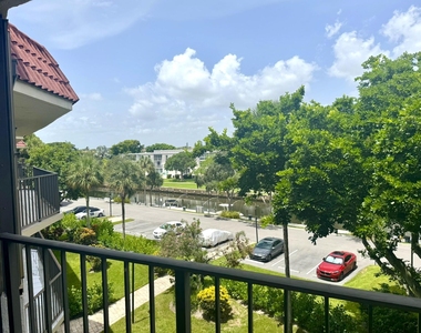 799 Jeffery Street - Photo Thumbnail 28