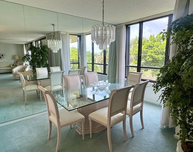 799 Jeffery Street - Photo Thumbnail 9