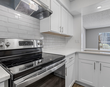 17900 Ne 31st Court - Photo Thumbnail 13