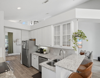 609 Sw St Thomas Cove - Photo Thumbnail 8