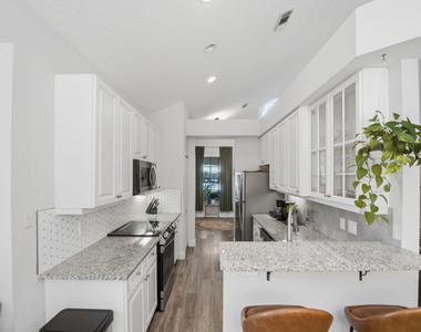 609 Sw St Thomas Cove - Photo Thumbnail 9