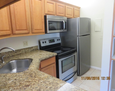 623 Sea Pine Way - Photo Thumbnail 6