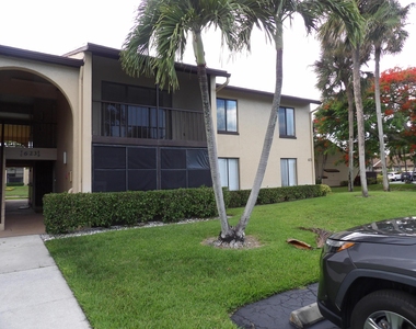 623 Sea Pine Way - Photo Thumbnail 3