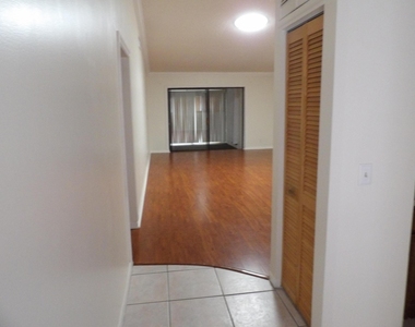 604 Sea Pine Way - Photo Thumbnail 10