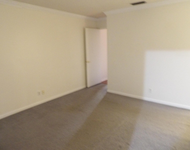604 Sea Pine Way - Photo Thumbnail 18