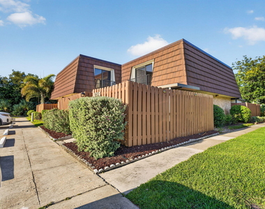 5612 Se Riverboat Drive - Photo Thumbnail 2