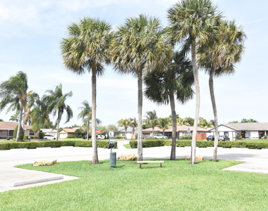 9426 Southampton Place - Photo Thumbnail 35