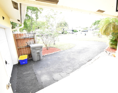 9426 Southampton Place - Photo Thumbnail 32