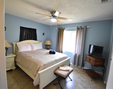 9426 Southampton Place - Photo Thumbnail 23