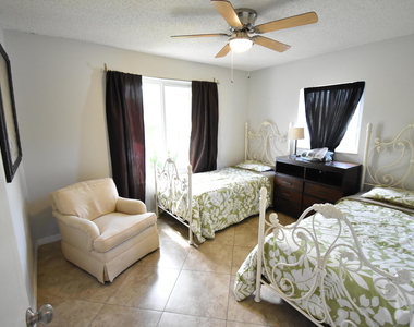 9426 Southampton Place - Photo Thumbnail 17