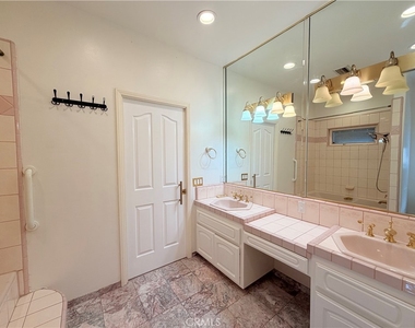 5190 Via Del Valle - Photo Thumbnail 12