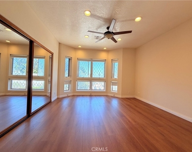 5190 Via Del Valle - Photo Thumbnail 8