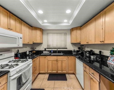 2101 E 21st Street - Photo Thumbnail 1
