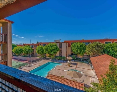 2101 E 21st Street - Photo Thumbnail 13