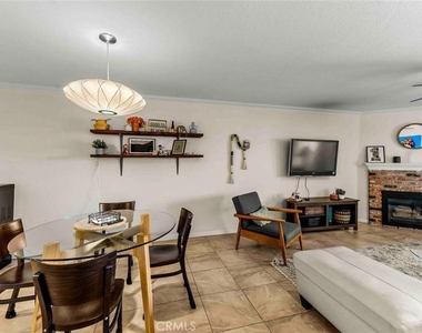 2101 E 21st Street - Photo Thumbnail 4