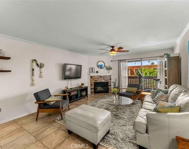2101 E 21st Street - Photo Thumbnail 3