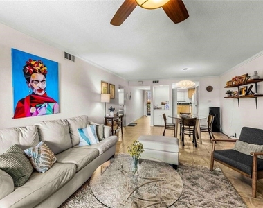 2101 E 21st Street - Photo Thumbnail 2
