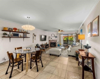 2101 E 21st Street - Photo Thumbnail 5