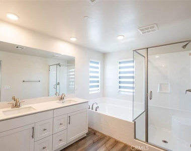 401 Verna St - Photo Thumbnail 6
