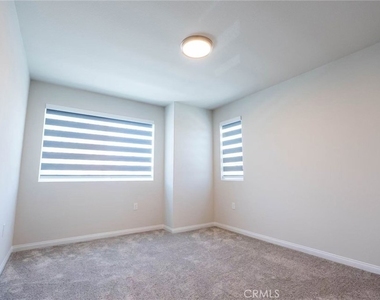 401 Verna St - Photo Thumbnail 8