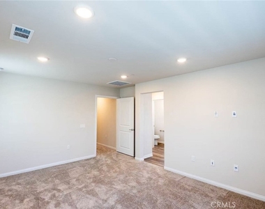 401 Verna St - Photo Thumbnail 5