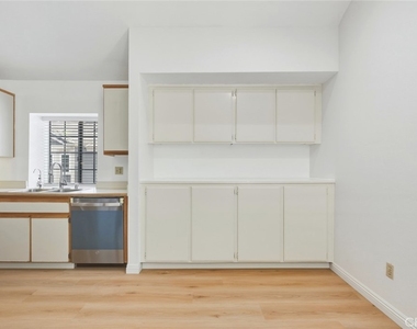 2601 S Quarry - Photo Thumbnail 15