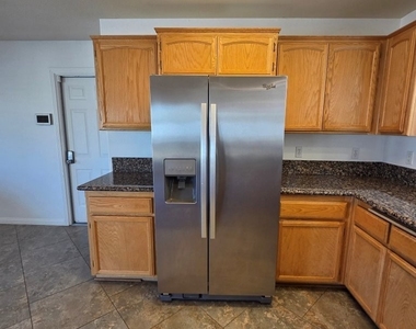 57215 Aranza Court - Photo Thumbnail 10