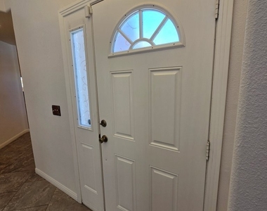 57215 Aranza Court - Photo Thumbnail 46
