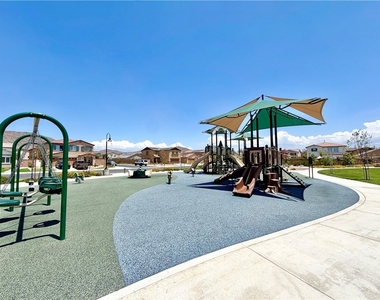 30607 Cyclone Avenue - Photo Thumbnail 35