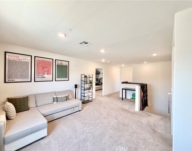 30607 Cyclone Avenue - Photo Thumbnail 16
