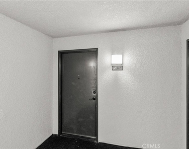 5500 Owensmouth Avenue - Photo Thumbnail 24