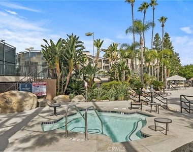 5500 Owensmouth Avenue - Photo Thumbnail 15