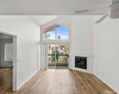5500 Owensmouth Avenue - Photo Thumbnail 3