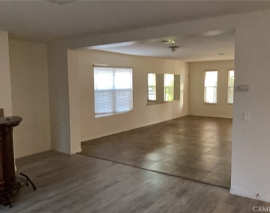 3033 Brianna Avenue - Photo Thumbnail 4